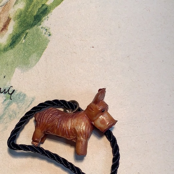 VINTAGE 1940’s CRACKER JACK CELLULOID CHARM PRIZES, SET of 5, 4 dogs, 1 horse - Picture 5 of 16